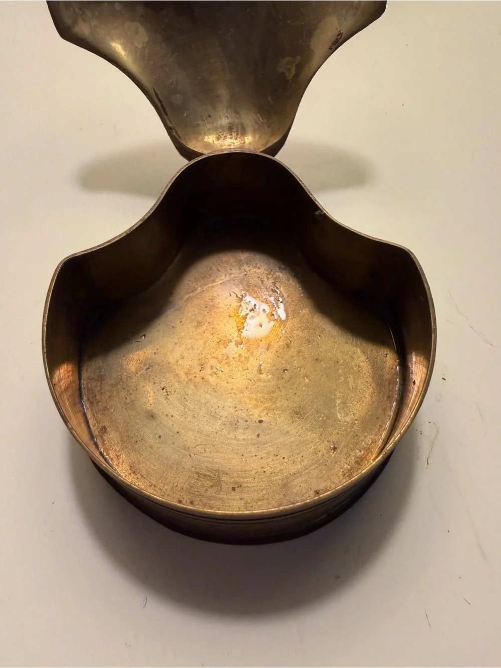 Vintage brass coastal nautical clamshell hinged lid trinket jewelry box
